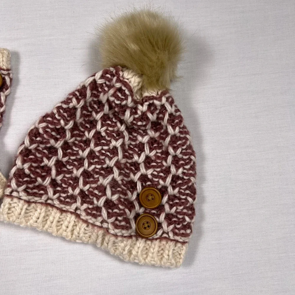 Simply Noelle 3 Piece Knit Beanie Hat Gloves Socks Set Burgundy Cream gift warm